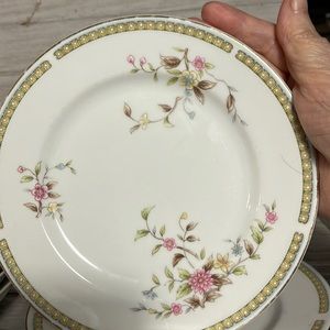 Arlen Fine China Floral 7 3/4 Salad Plate  Oak leaf #1568 Set of 2